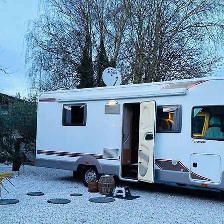 Terrain De Loisirs En Plein Centre De Lievin Camping Car المظهر الخارجي الصورة