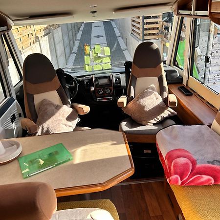 Terrain De Loisirs En Plein Centre De Lievin Camping Car المظهر الخارجي الصورة