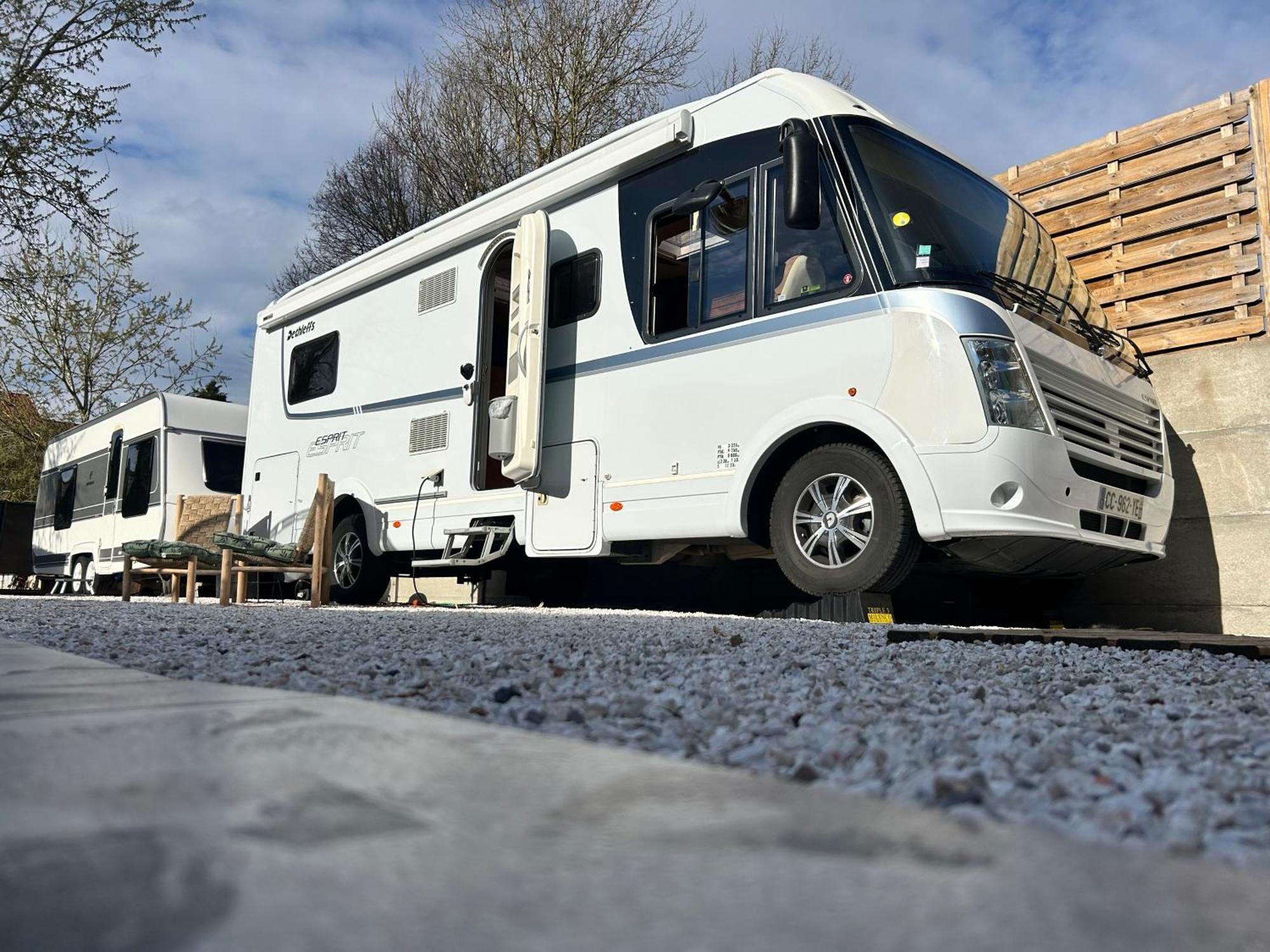 Terrain De Loisirs En Plein Centre De Lievin Camping Car المظهر الخارجي الصورة